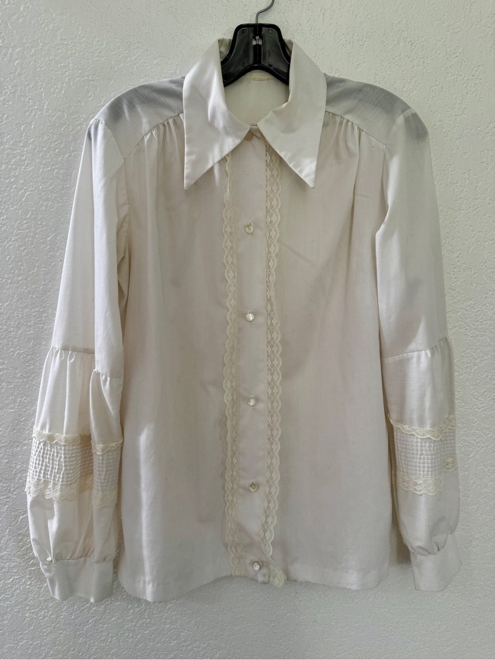 Women's Vintage White Lace-Trim Button Front Blouse